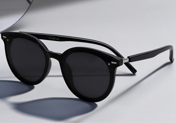 YJ眼镜行业专用注塑机